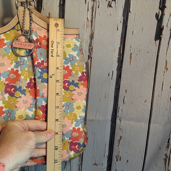 Coach handbag - Picture 14 of 16